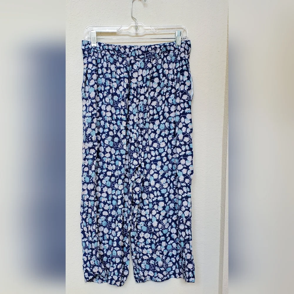Madewell Blue and White Floral Wide-Leg Pants.  Size Medium - Picture 5 of 9